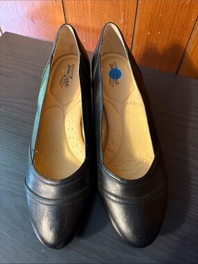 Women's Black Slip-On Comfort kitten heel by Strictly Comfort